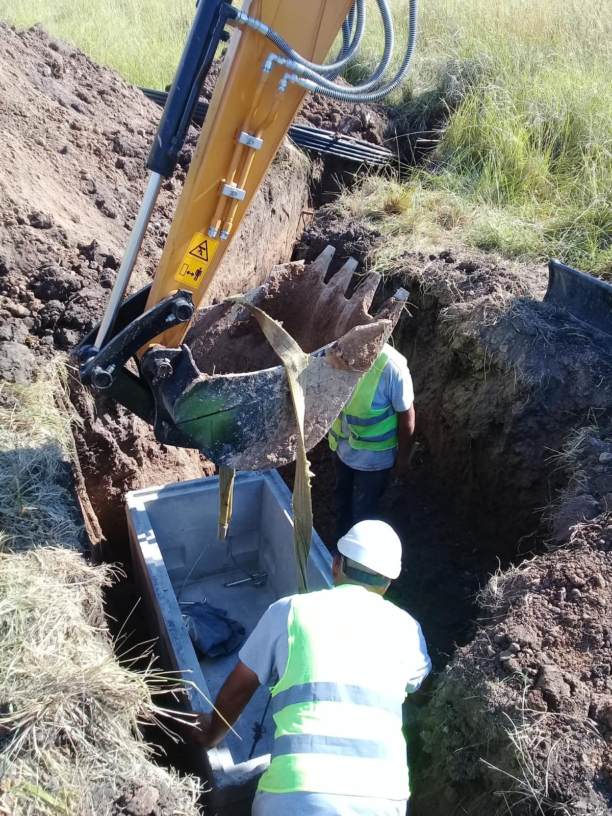 zanjeo-fibra-obra-civil